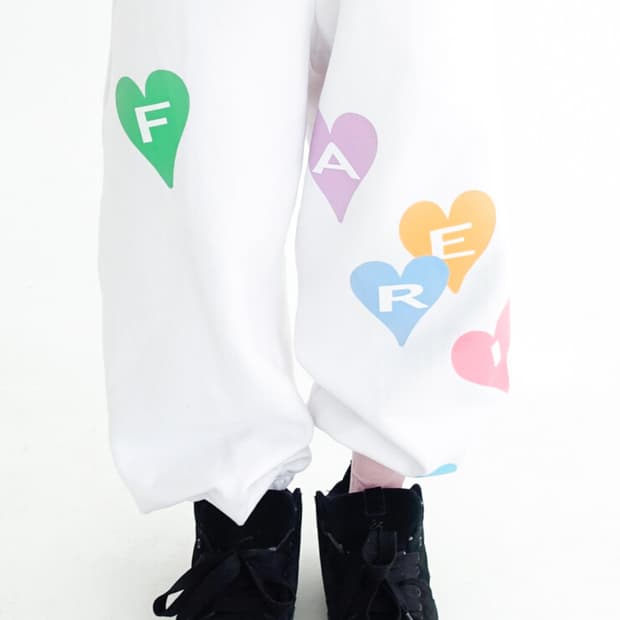 heart balloons jogger pants | 후루츠패밀리