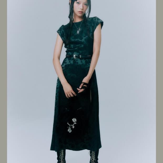 트리밍버드 wrinkle pleat one piece black | 후루츠패밀리