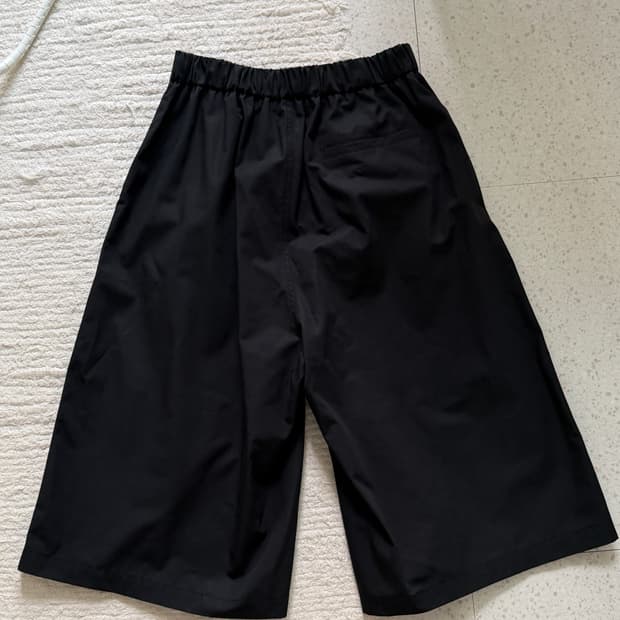 아모멘토 26SS Two Tuck Wide Shorts | 후루츠패밀리