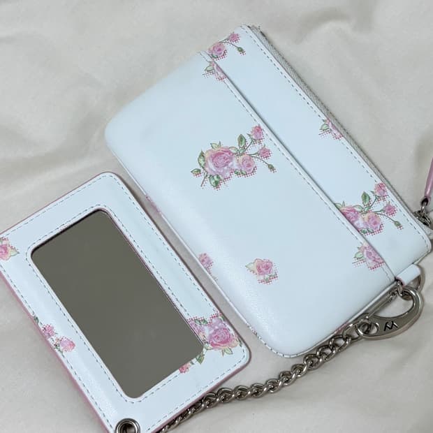 Open yy STUD CARD CASE KEYCHAIN, BLACK | 후루츠패밀리