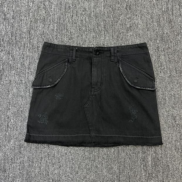 BELVET Star-Studded Rigid Tuck Shorts | 후루츠패밀리