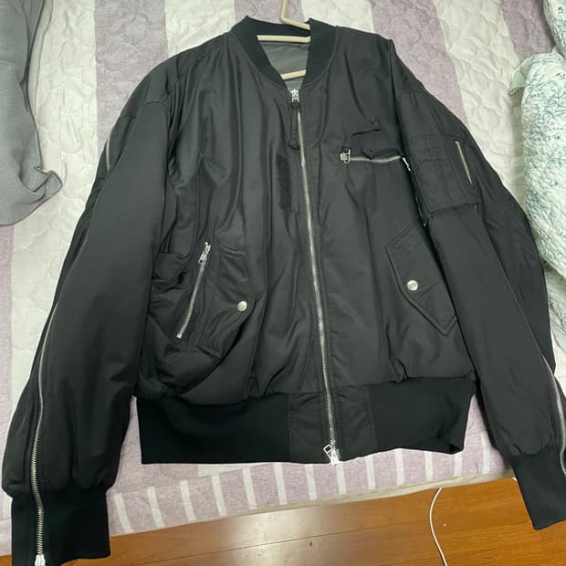 GRAILZ 그레일즈 MULTI ZIPPER BOMBER JACKET(2사이즈)팝니다