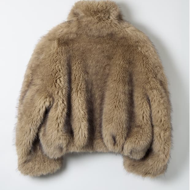 Leinwande Egg Fur Coat 퍼자켓 | 후루츠패밀리