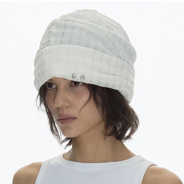 millo woman symbol lace beanie | 후루츠패밀리