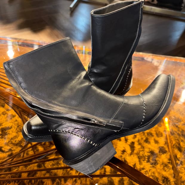 Opium Dark Crest Side-Zip Heel Boots | 후루츠패밀리