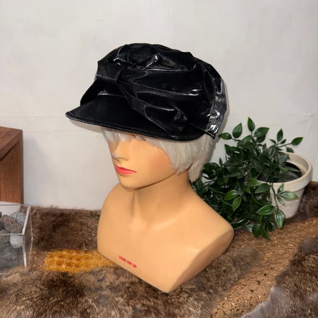 Awesome Needs Bellboy Cap Ribbon Black | 후루츠패밀리