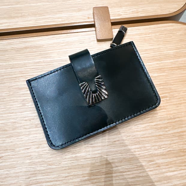 【TOGA】Ｌｅａｔｈｅｒ ｐｏｕｃｈ ｓｑｕａｒｅ THEOOM | TOGA ARCHIVES Leather Pouch Square - Black