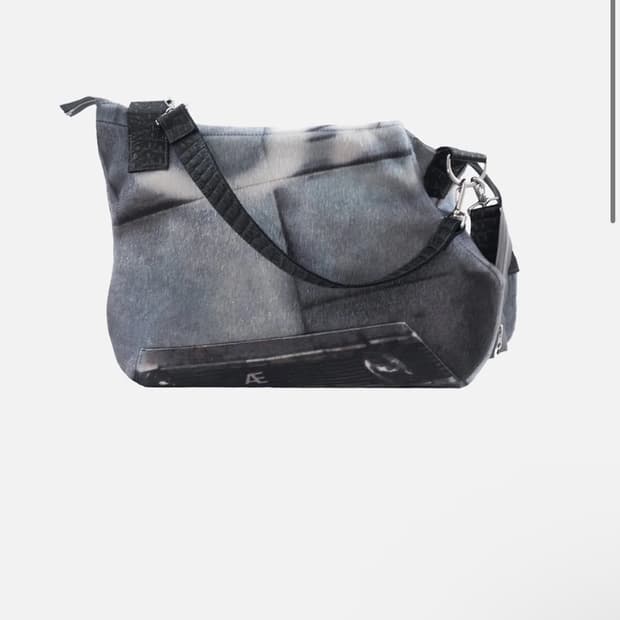 aesynctx CRASHED CAR BAG | 후루츠패밀리