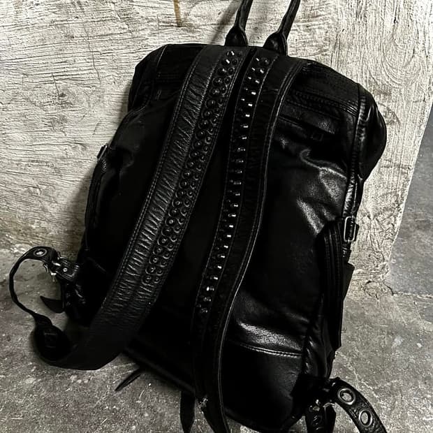 VxiY9YbWZy-F1CBE3F3-CF8E-4448-