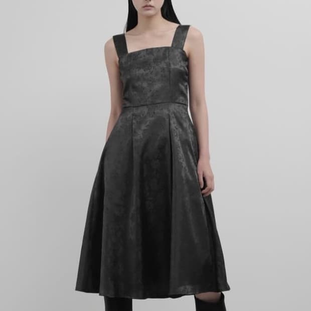 韓国商品/TREMINGBIRD Wrinkle Pleat One Piece 트리밍버드 wrinkle pleat one piece black | 후루츠패밀리