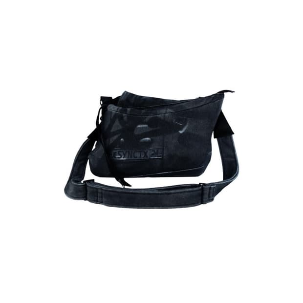 aesynctx CRASHED CAR BAG | 후루츠패밀리