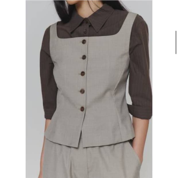 AMOMENTO　SCOOP NECK TWO WAY VEST 아모멘토 25SS Scoop Neck Two Way Vest, Beige | 후루츠패밀리