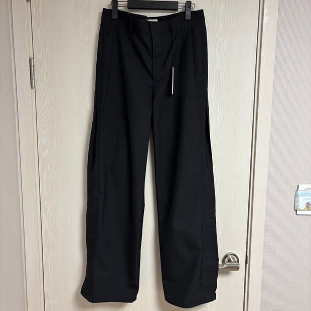 パンツ vujade ISAAC TECH CHINO PANTS IN BLACK ISAAC TECH CHINO PANTS IN KHAKI BROWN – VUJA DÉ