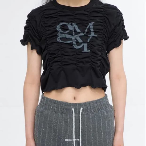 CERRIC 세릭 FLOWER TWISTED HALF TOP | 후루츠패밀리