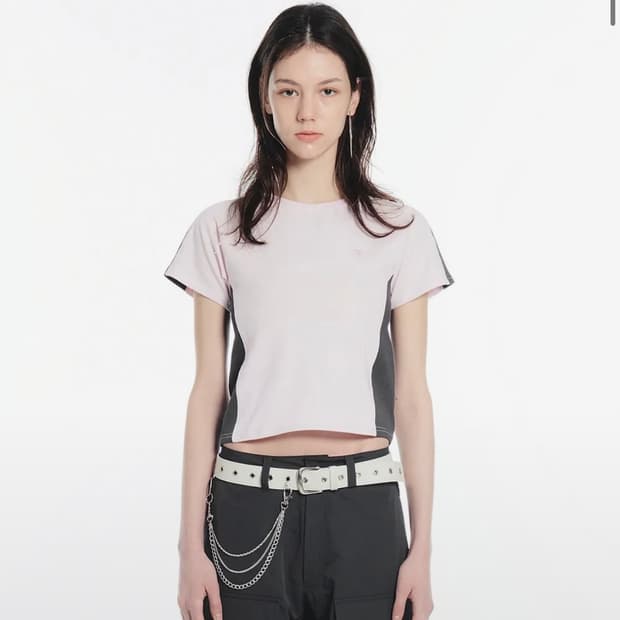 CERRIC(セリック) FLOWER TWISTED HALF TOP CERRIC 세릭 FLOWER TWISTED HALF TOP | 후루츠패밀리